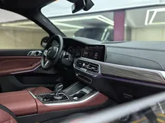 2022 BMW X5 40Li Premium M Sport Package, чёрный — фото 33