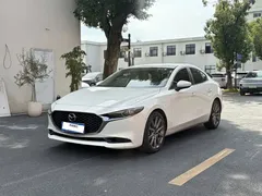 2022 Mazda 3 2.0L AT, белый — фото 1