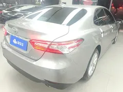 2021 Toyota Camry 2.0G Luxury — фото 3