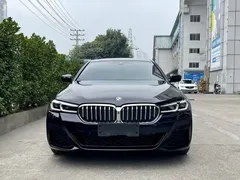 2022 BMW 5 Series 530Li Premium M Sport Package, чёрный — фото 2
