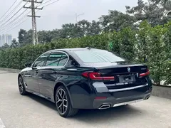2022 BMW 5 Series 530Li Premium M Sport Package, чёрный — фото 4