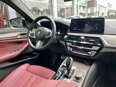 2022 BMW 5 Series 530Li Premium M Sport Package, чёрный — фото 7
