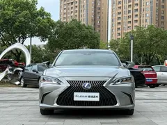 2020 Lexus ES 300h Premium — фото 2