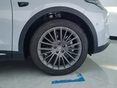 2024 Leapmotor C11 EREV 300 Premium — фото 6