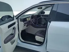 2024 Leapmotor C11 EREV 300 Premium — фото 9