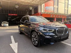 2021 BMW X5 xDrive40i M Sport Package, чёрный — фото 2