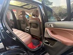 2021 BMW X5 xDrive40i M Sport Package, чёрный — фото 10