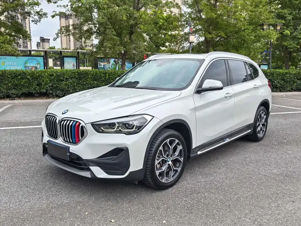 2022 BMW X1