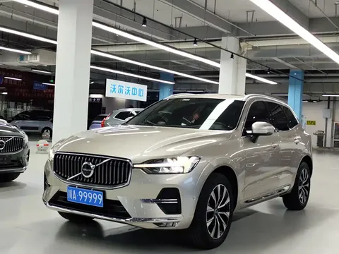 2023 Volvo XC60 4WD Luxury
