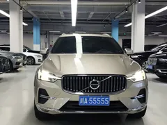 2023 Volvo XC60 4WD Luxury — фото 2