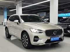2023 Volvo XC60 4WD Luxury — фото 3