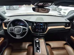 2023 Volvo XC60 4WD Luxury — фото 4