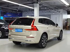 2023 Volvo XC60 4WD Luxury — фото 13