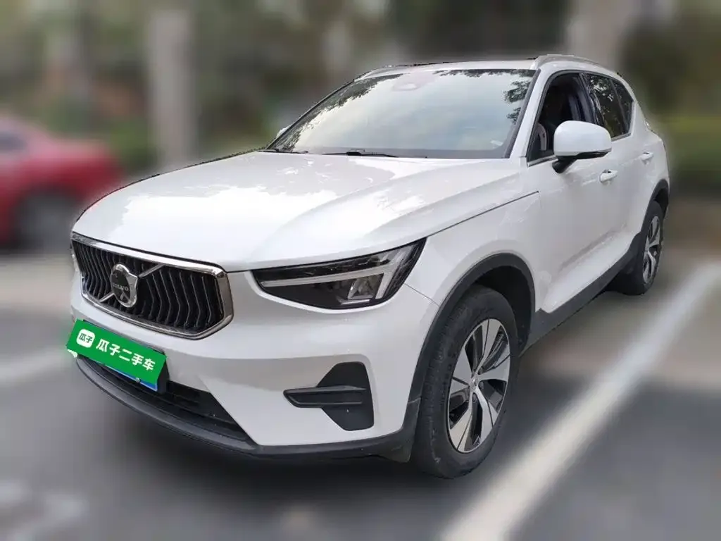2023 Volvo XC40 Luxury