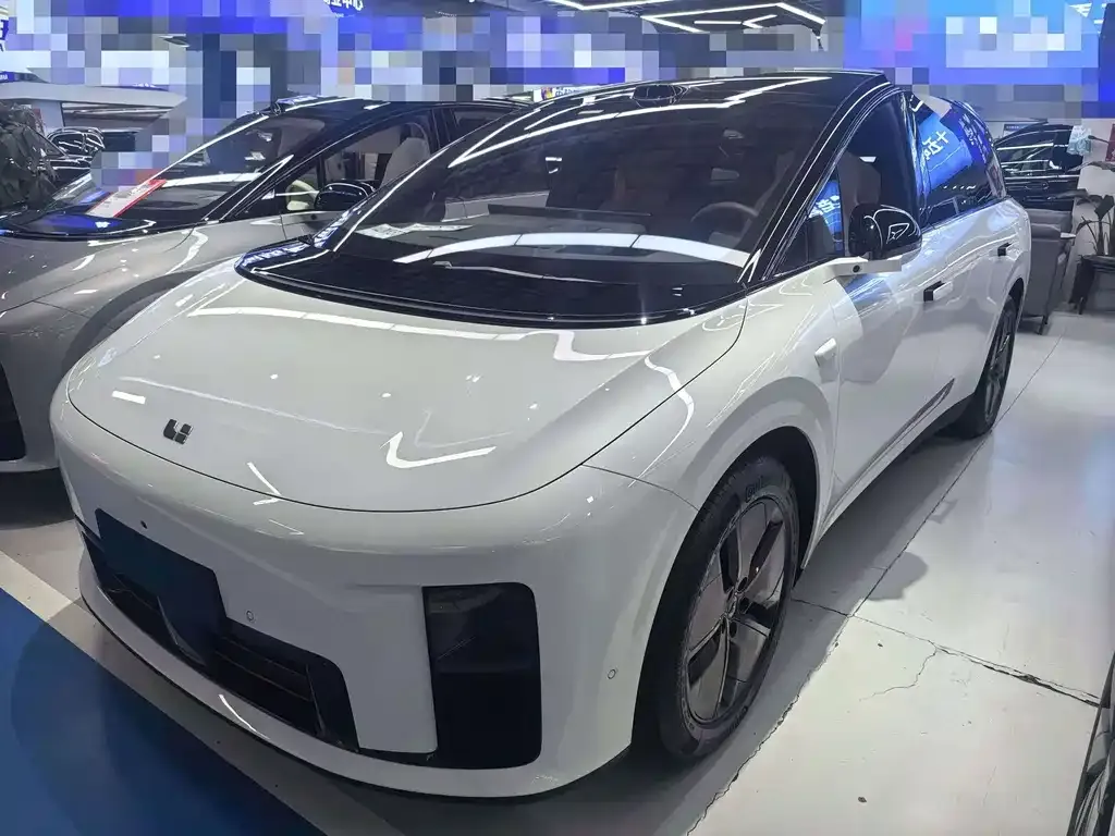 2025 Li Auto i8 Standard