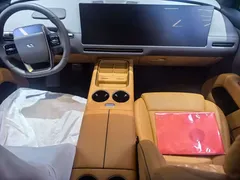 2025 Li Auto i8 Standard, белый — фото 8