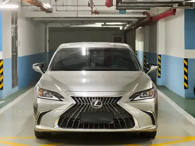2023 Lexus ES 200 Excellence