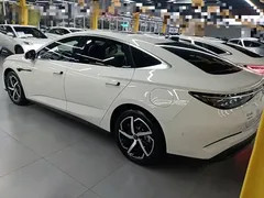 2026 BYD Seal 07 PHEV 1.5T 230km Flagship, белый — фото 5