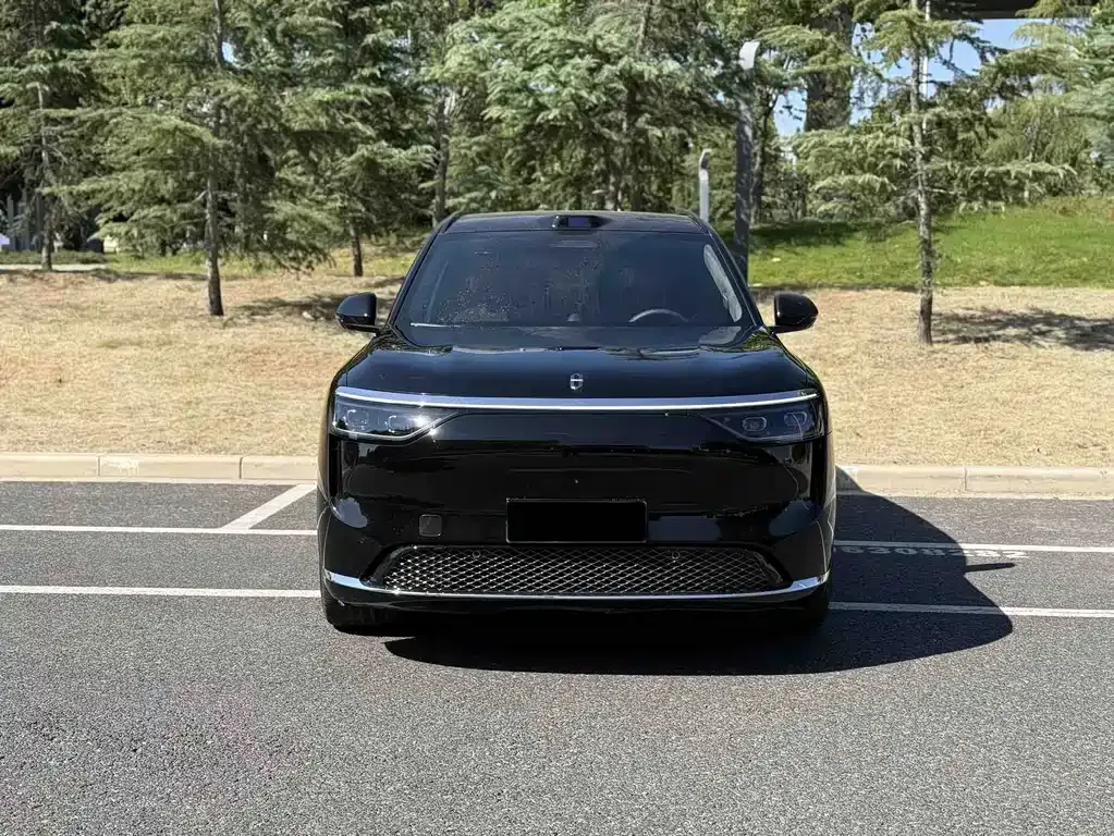 2025 Aito M8 EV Max+ 6-Seat Long Range 192-line Lidar