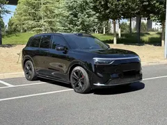 2025 Aito M8 EV Max+ 6-Seat Long Range 192-line Lidar, чёрный — фото 3