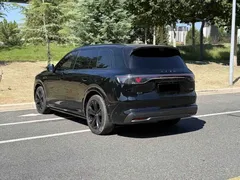 2025 Aito M8 EV Max+ 6-Seat Long Range 192-line Lidar, чёрный — фото 7