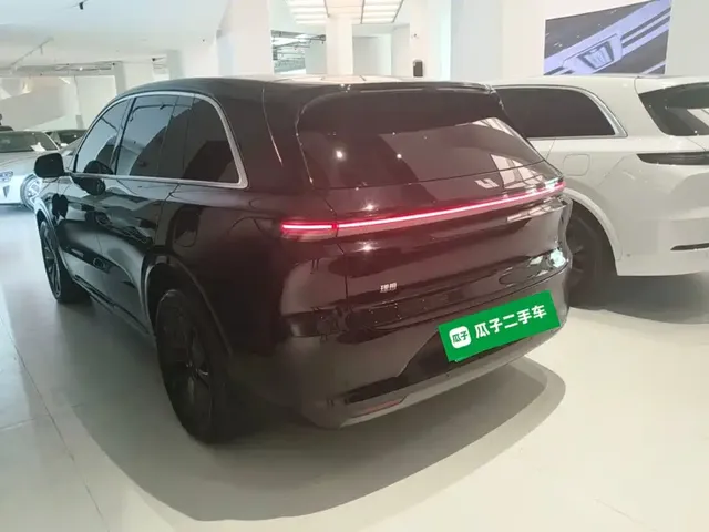 2025 Li Auto L6