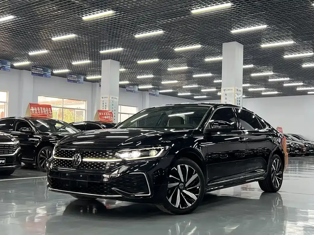 2022 Volkswagen Passat 330TSI Premium
