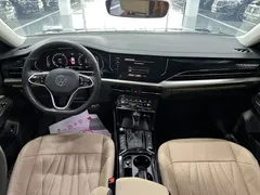 2022 Volkswagen Passat 330TSI Premium, чёрный — фото 6