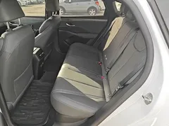 2025 BYD Qin PLUS DM-i PHEV Smart Driving 128km Advance, белый — фото 17