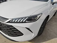 2025 BYD Qin PLUS DM-i PHEV Smart Driving 128km Advance, белый — фото 24
