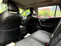 2023 Toyota Wildlander 2.0L CVT 2WD Luxury Plus, чёрный — фото 6