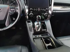 2020 Toyota Vellfire Hybrid 2.5L HV Luxury, белый — фото 16