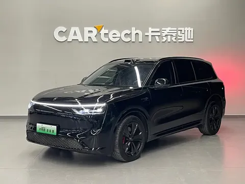 2025 Aito M8 EV Max+ 6-seat 4WD 192-line LiDAR