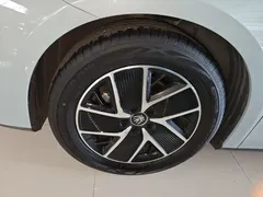 2024 BYD Qin L PHEV 80km Exceed, синий — фото 23