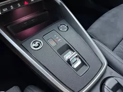 2022 Audi A3 Sportback 35 TFSI Luxury Sport, белый — фото 12