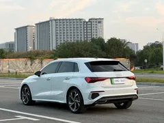 2022 Audi A3 Sportback 35 TFSI Luxury Sport, белый — фото 17