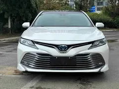 2019 Toyota Camry Hybrid 2.5HG Luxury, белый — фото 2