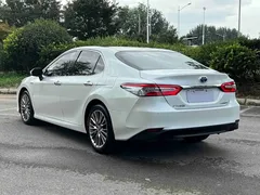 2019 Toyota Camry Hybrid 2.5HG Luxury, белый — фото 4