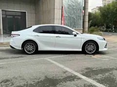 2019 Toyota Camry Hybrid 2.5HG Luxury, белый — фото 7