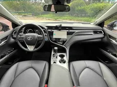 2019 Toyota Camry Hybrid 2.5HG Luxury, белый — фото 9