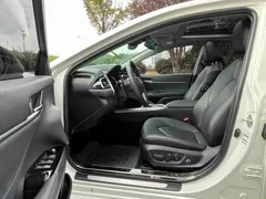 2019 Toyota Camry Hybrid 2.5HG Luxury, белый — фото 13
