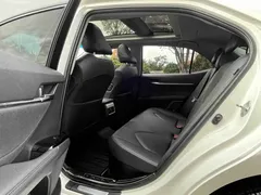 2019 Toyota Camry Hybrid 2.5HG Luxury, белый — фото 14