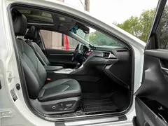 2019 Toyota Camry Hybrid 2.5HG Luxury, белый — фото 15