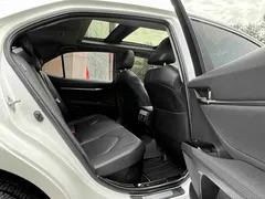 2019 Toyota Camry Hybrid 2.5HG Luxury, белый — фото 16
