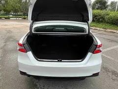 2019 Toyota Camry Hybrid 2.5HG Luxury, белый — фото 17