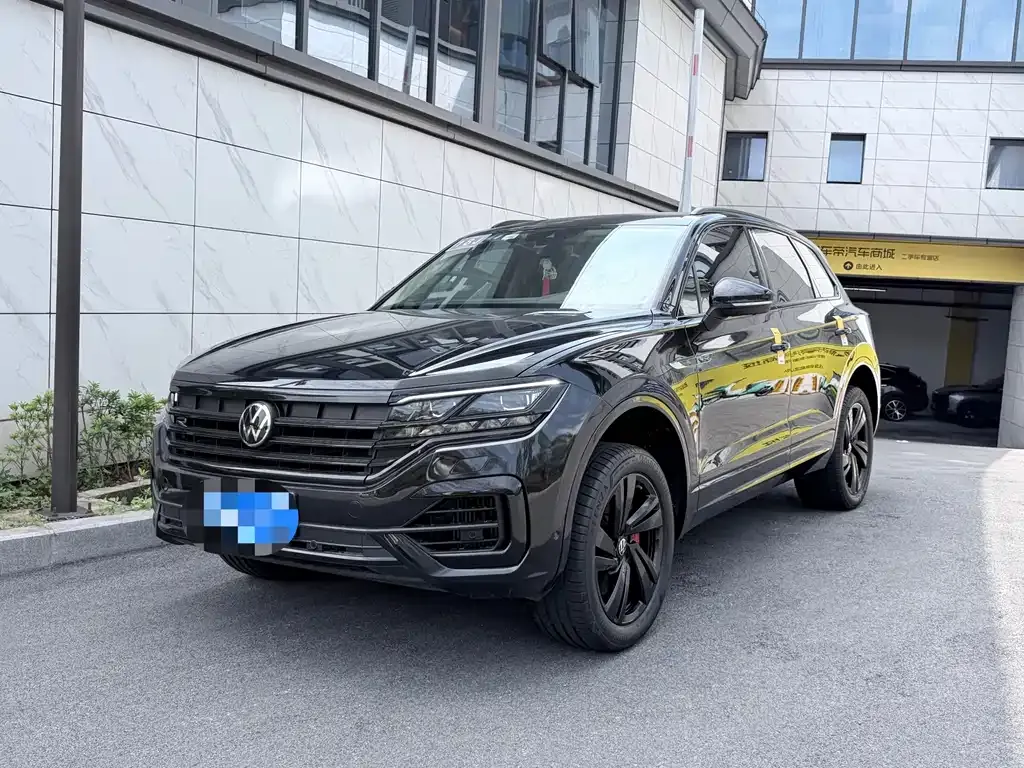 2021 Volkswagen Touareg 3.0TSI Black Sport Package