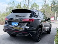 2021 Volkswagen Touareg 3.0TSI Black Sport Package, чёрный — фото 4