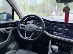 2021 Volkswagen Touareg 3.0TSI Black Sport Package, чёрный — фото 8