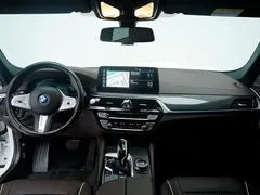 2022 BMW 5 Series 535Le PHEV M Sport Package, белый — фото 2