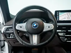 2022 BMW 5 Series 535Le PHEV M Sport Package, белый — фото 15